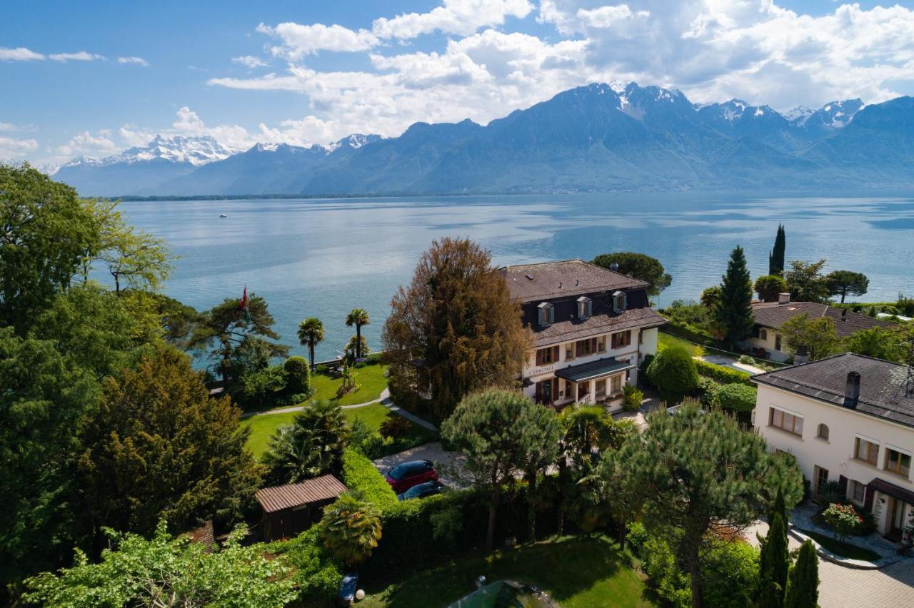 Montreux Rotana Garden House With Private Pool - Swiss Hotel Apartments Exterior photo