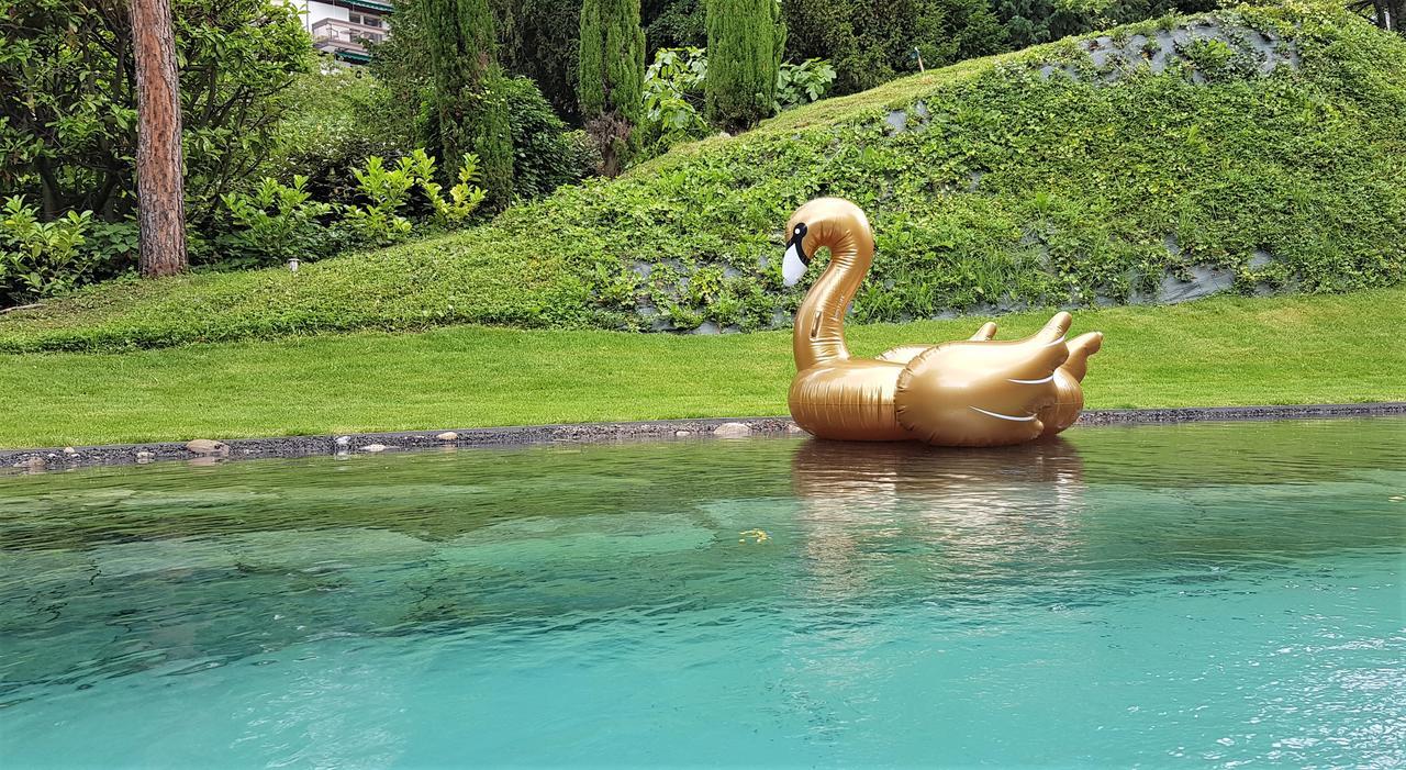 Montreux Rotana Garden House With Private Pool - Swiss Hotel Apartments Exterior photo